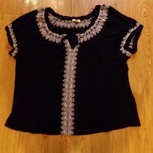 STYLE & CO BLACK W/ WHITE EMBROIDERY KNIT PEASANT TOP  XL